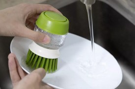 Cepillo con dispenser detergente (3)